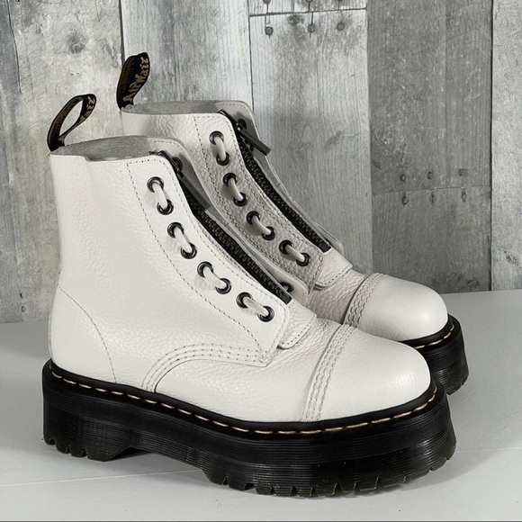 DR. MARTENS WOMEN’S SINCLAIR MILLED NAPPA LEATHER PLATFORM BOOTS WHITE SZ- 7 .US - Picture 3 of 12
